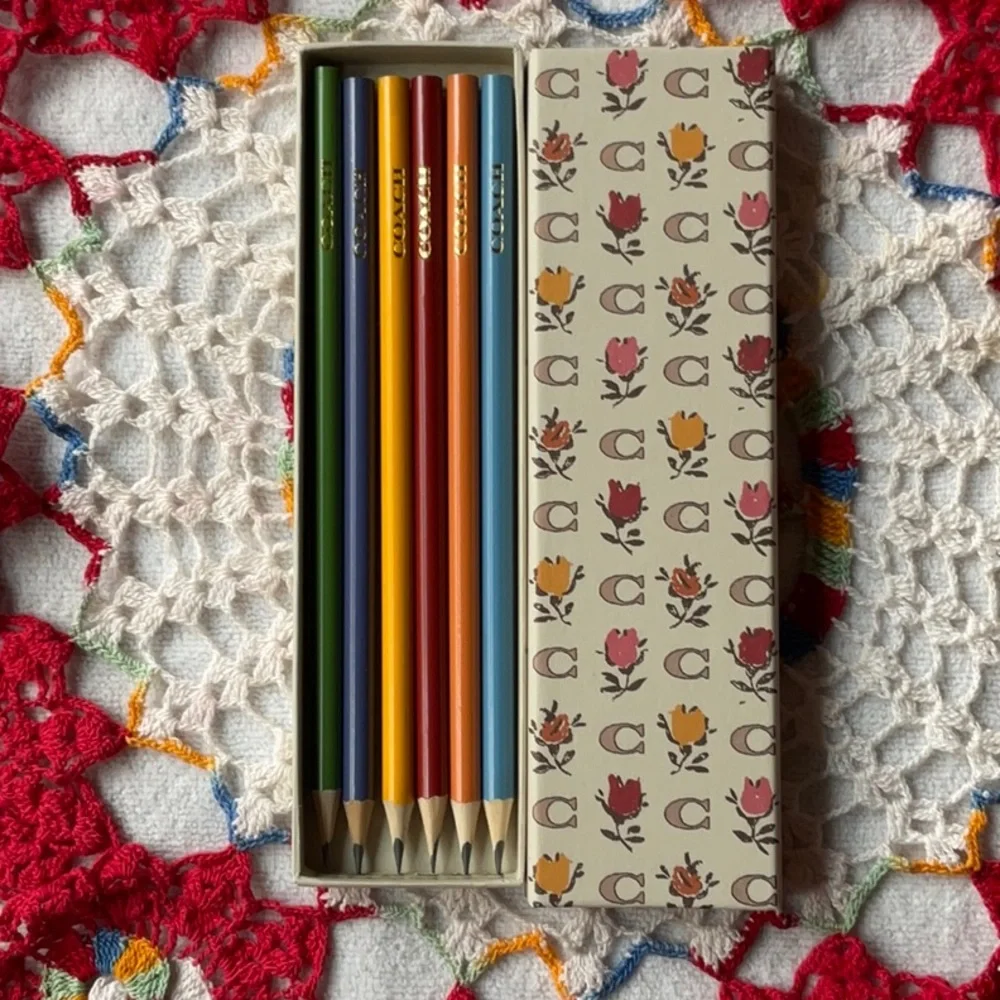 ✏️ COACH PENCIL SET WITH BADLANDS FLORAL PRINT ✏️NWT✏️